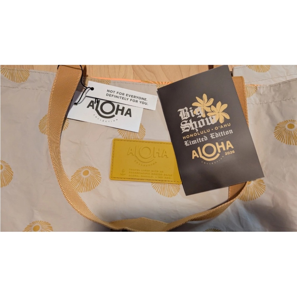 NWT Aloha Collection Opihi Dot Reversible Tote Bag, Hawaii Big Show, Sold Out